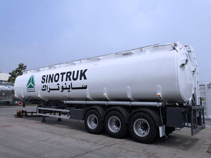 oil tank trailer in accordance with European standard broke the market,and deliverd to exclusive oil transportation customers in Egypt.